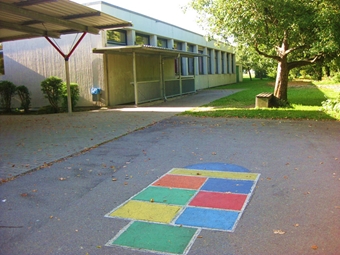 Schulhof der Riedlen-Grundschule Riedlenstraße 10